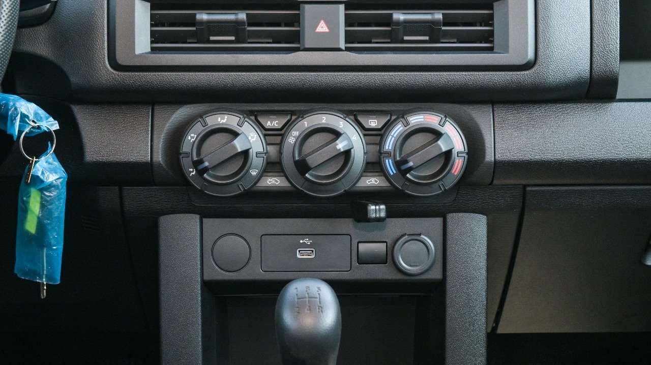 Make - Mitsubishi Model - L200 Year - 2026 Engine - 2.4 L 4G64 Fuel - Petrol Transmission- Manual Body type - Normal Drive - 4WD Doors- 4 doors Windows - Electric Power Specs - GCC Sale - Export Only Shipping from - Dubai UAE - Image 4